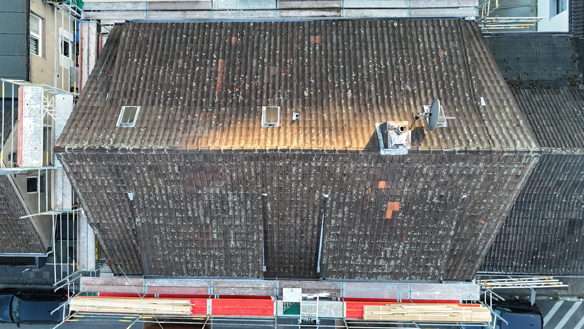 Steildachsanierung mit Betondachsteinen – Bild 5